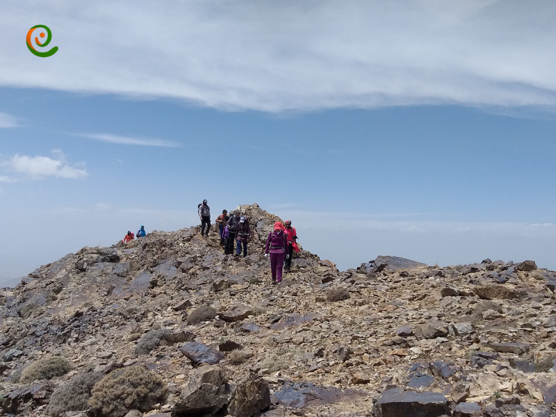 درباره مسیرهای صعود به این قله و بررسی منطقه قله دومیر در دکوول بخوانید.
